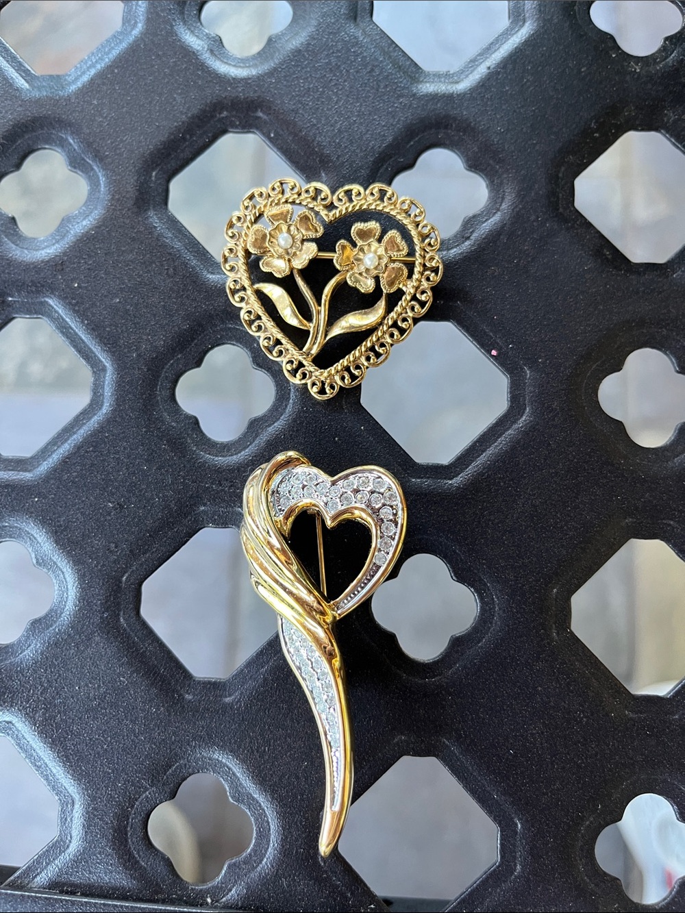 Gold Heart Floral & Crystal Heart Ribbon Brooch Pins